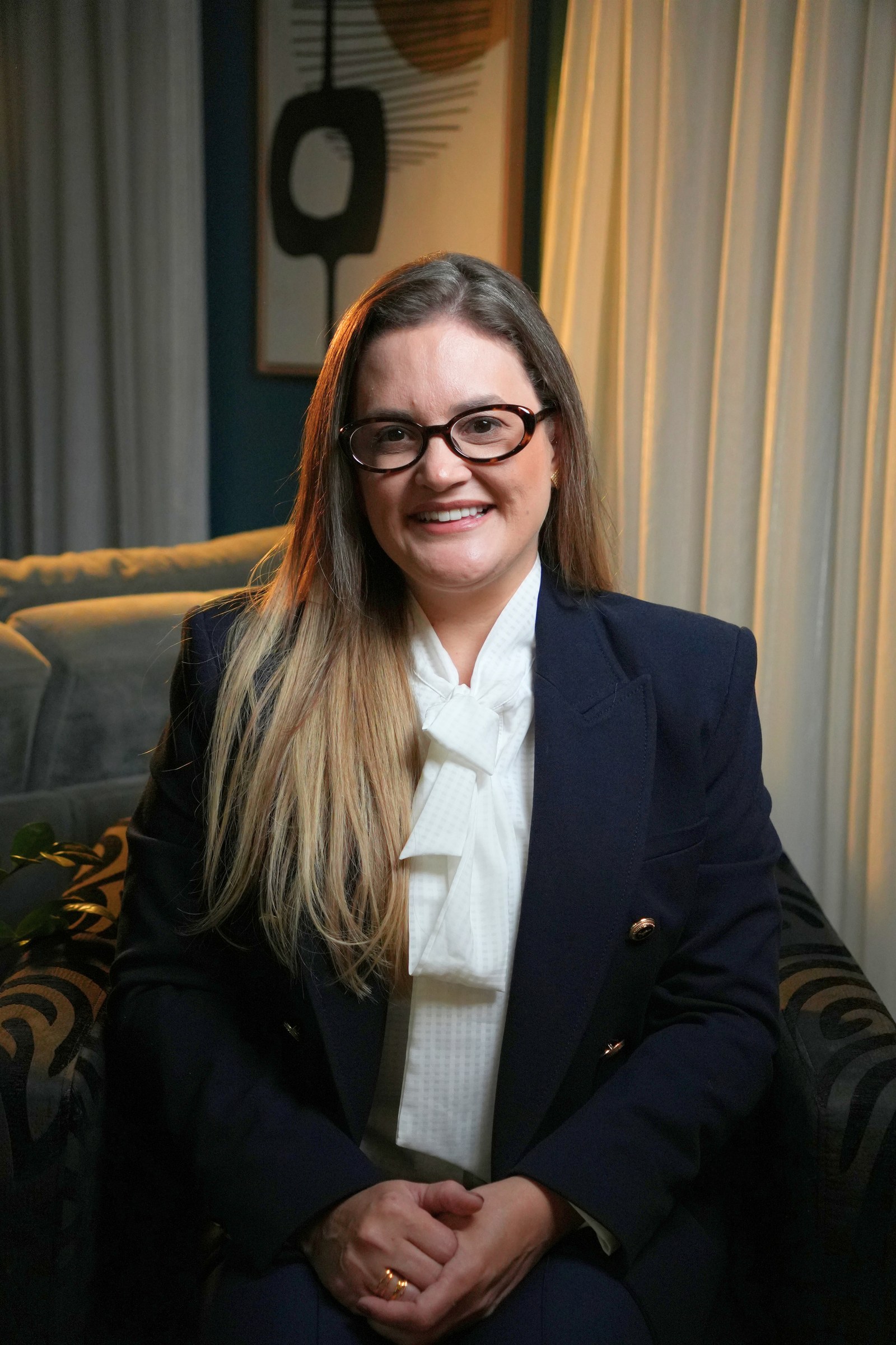 Dra. Raquel Vieira, ginecologista e obstetra em Vila Olímpia, São Paulo, no consultório