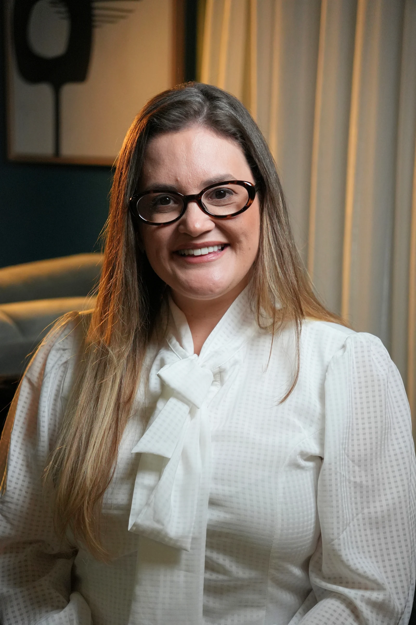 Dra. Raquel Vieira, ginecologista e obstetra, no consultório em Vila Olímpia, São Paulo